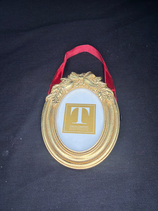 Ornament Style Picture Frame