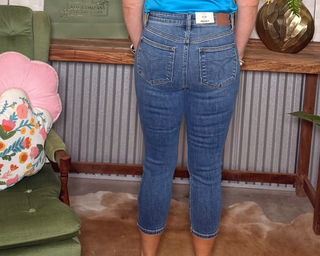 Judy Blue Mid Rise Capri