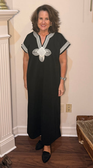 Entro Classic Contrast Maxi Dress