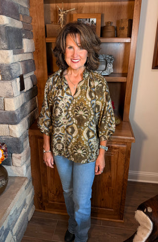Abstract Print Scalloped V Neck Top