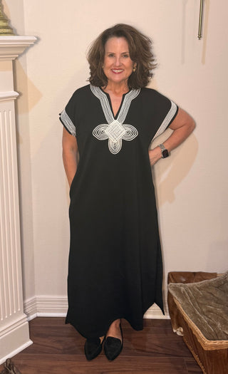 Entro Classic Contrast Maxi Dress
