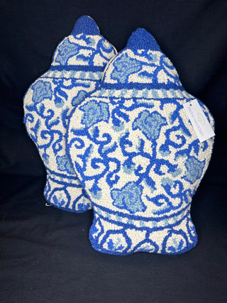Latch Hook Chinoiserie Vase Throw Pillow