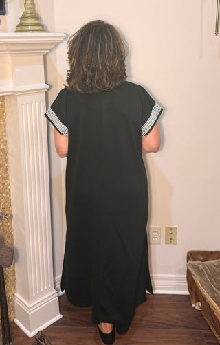 Entro Classic Contrast Maxi Dress