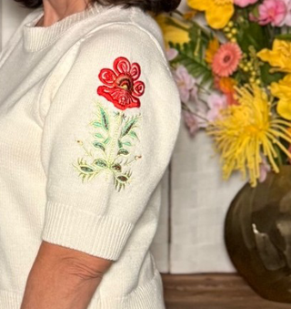 Entro Ivory Bloom Short Sleeve Sweater